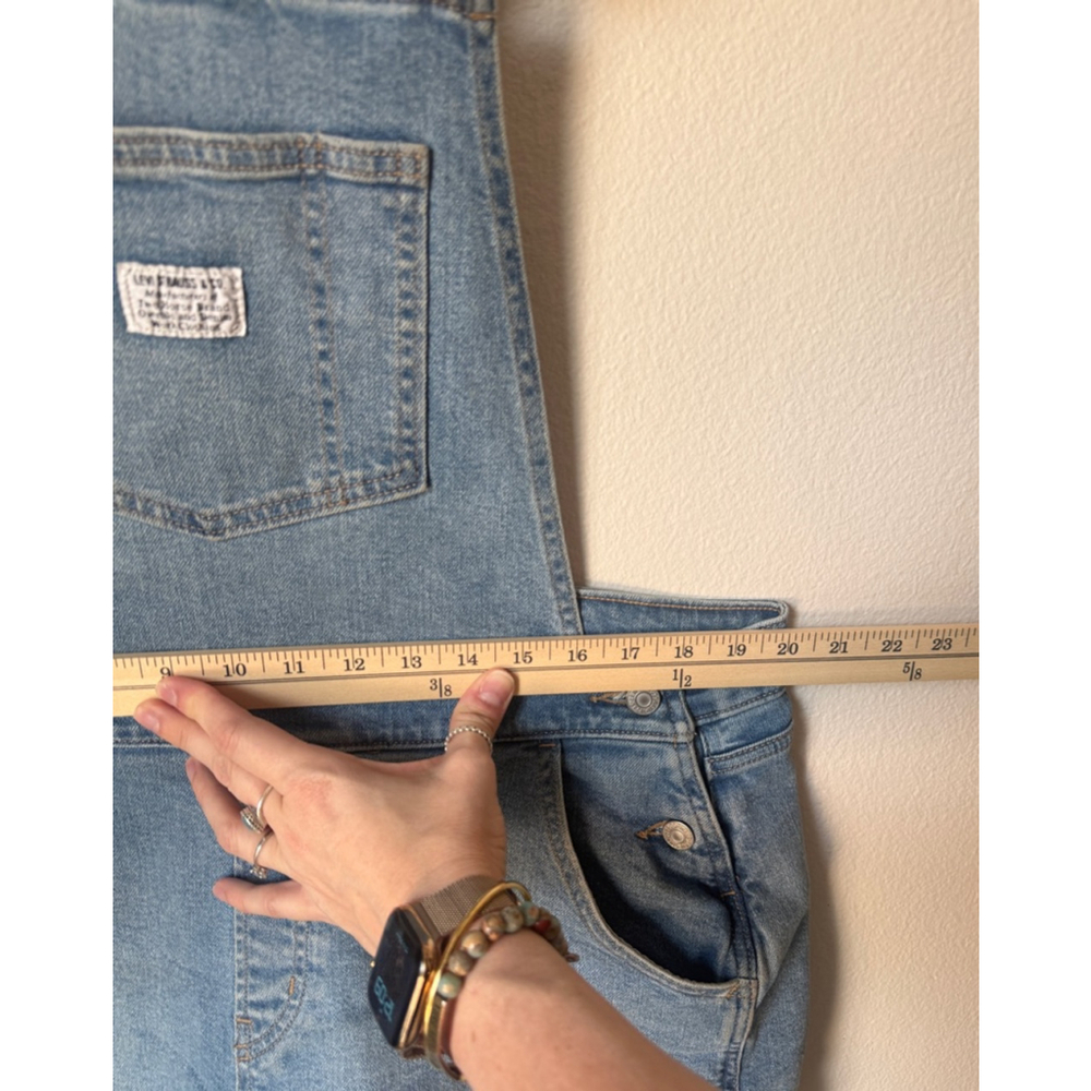 Levi’s overall shorts - Picture 6 of 7